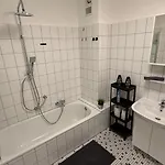 Gna02 - Zeitgemaesse Mit Modernen Kuechen, Balkon & Parkplatz *